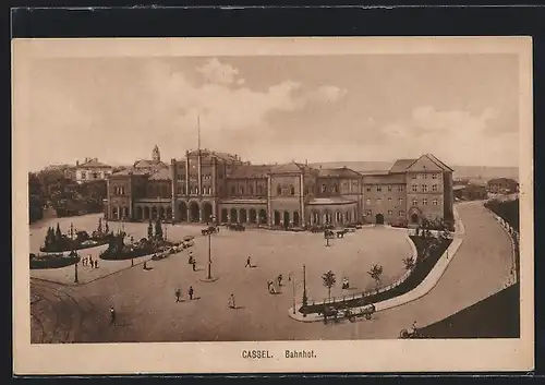 AK Cassel, Bahnhof mit Strasse und Vorplatz aus der Vogelschau