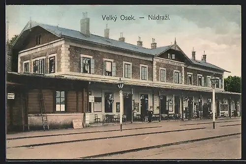 AK Velky Osek, Nadrazi, Bahnhof mit Gleisseite
