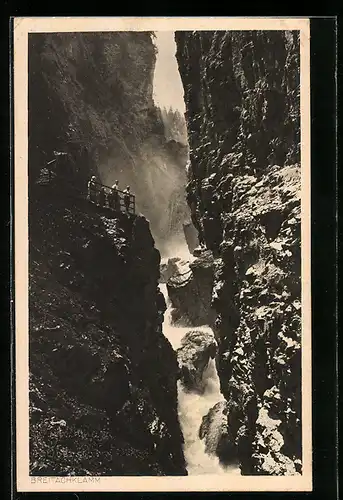 AK Oberstdorf im Allgäu, Breitachklamm mit Besuchern, Wasserfall