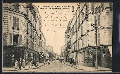 AK Levallois, La Rue Chevallier près de la Rue Danton
