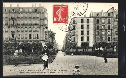 AK Levallois-Perret, la rue Lannous, Prise des jardins de la Mairie
