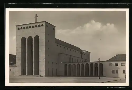 AK Frankfurt-Bockenheim, Zeppelinallee 99, Frauen-Friedenskirche