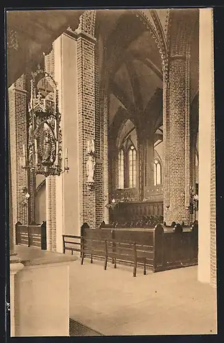 AK Lüneburg, St. Johanniskirche, Marienleuchter im äusseren nördlichen Seitenschiff