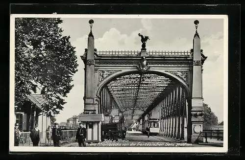 AK Kehl, Rheinbrücke von der französischen Seite gesehen, Grenze mit Strassenbahn