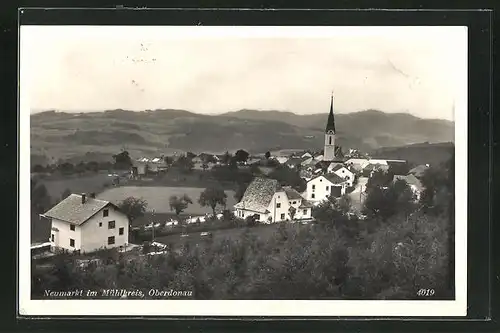 AK Neumarkt im Mühlkreis, Ortsansicht mit Kirche