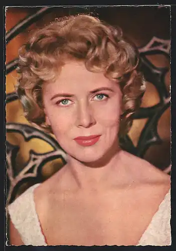 AK Schauspielerin Cornell Borchers mit sympathischem Blick