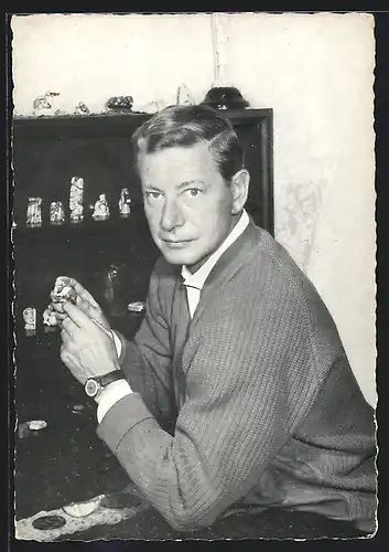 AK Schauspieler Dieter Borsche schaut nachdenklich drein