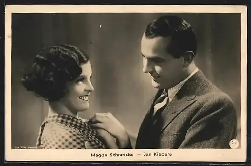AK Schauspielerin Magda Schneider und Schauspieler Jan Kiepura blicken einander tief in die Augen