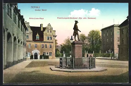 AK Dessau, Grosser Markt mit Anna-Liese-Haus und Fürst-Leopold-Denkmal (Der alte Dessauer)