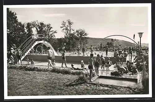 AK Albbruck / Oberrhein, Freibad mit Badegästen