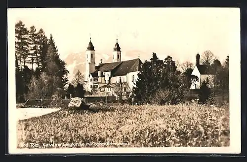 AK Bad Tölz, Kalvarienbergkirche mit Benediktenwand