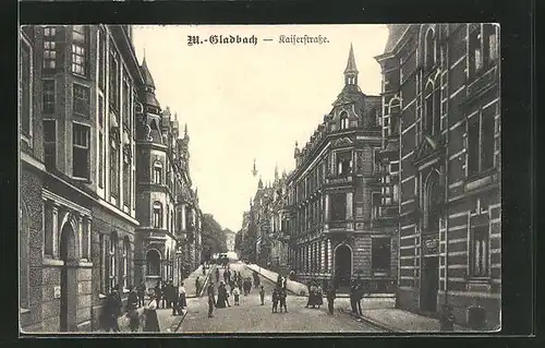 AK M.-Gladbach, Kaiserstrasse mit Passanten