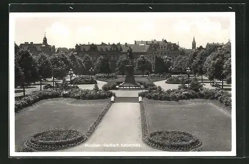 AK M.-Gladbach, Kaiserplatz mit Blick auf Denkmal