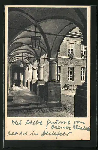 AK M.-Gladbach, Arkadengang im Rathaus, Innenhof