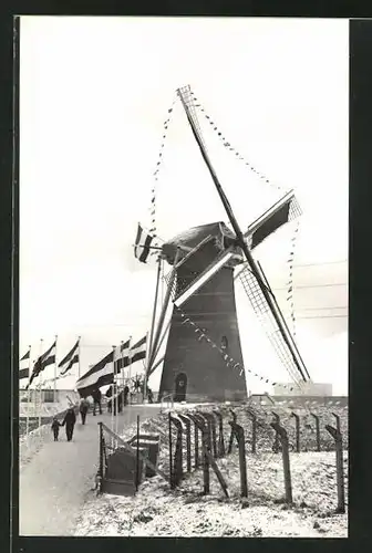 AK Hoofddorp, Verschneiter Ort mit der De Eersteling Windmühle