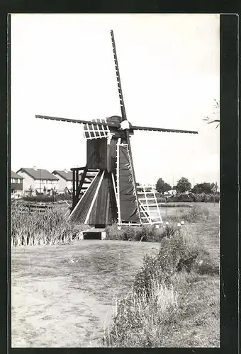 AK Frankeker, Windmühle an einem Bach bei dem Ort