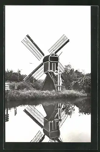 AK Leiden, Windmühle spiegelt sich im Wasser, Kikkerpolder aan de Haarlemmertrekvaart