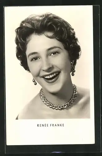 AK Schauspielerin Renée Franke mit Ohrringen und Halskette