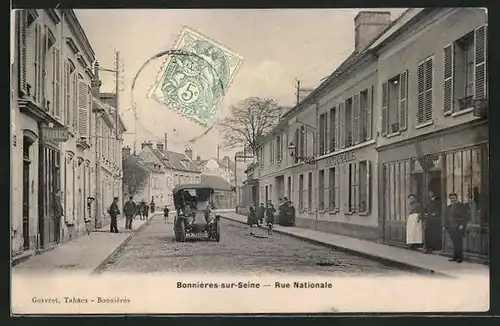 AK Bonnières-sur-Seine, Rue Nationale, Strassenpartie
