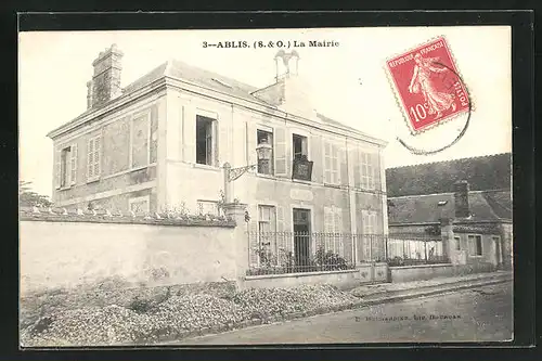 AK Ablis, Rue et la Mairie