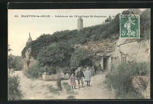 AK Mantes-la-Jolie, Intérieur de l'Enmitage St-Sauveur