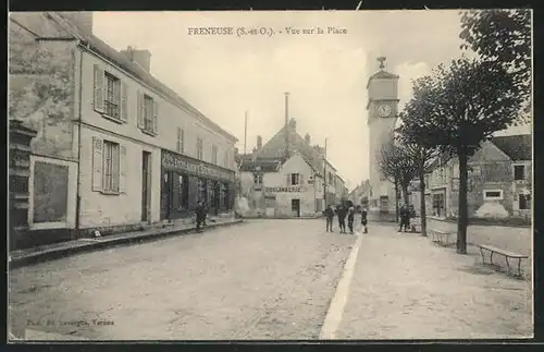 AK Freneuse, Vue sur la Place