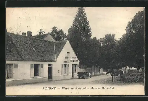 AK Poigny, Place du Paquet Maison Maréchal