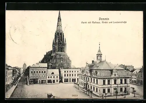 AK Demmin, Markt mit Rathaus, Kirche und Louisenstrasse