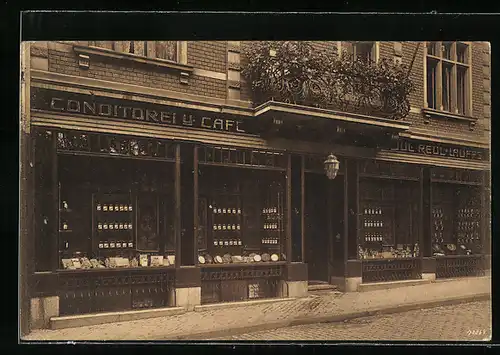 AK Aachen, Hof-Conditorei-Cafe Reul-Lauffs, Schaufenster und Eingang