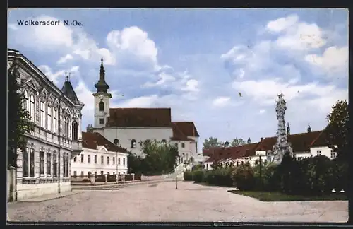 AK Wolkersdorf in N.-Oe., Platzpartie mit der Kirche