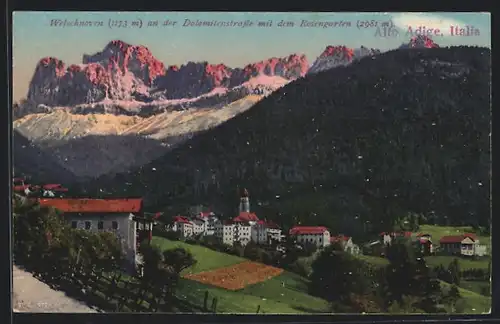 AK Welschnoven, Panorama der Ortschaft an der Dolomitenstrasse mit dem Rosengarten