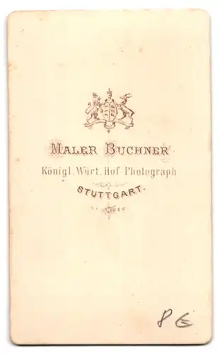 Fotografie Maler Buchner, Stuttgart, hübsche junge Frau im Trachtekleid mit Perlenkette