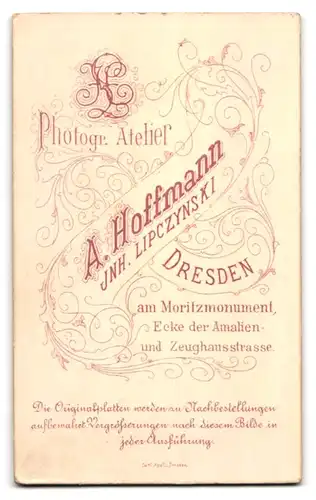 Fotografie A. Hoffmann, Dresden, Schauspieler als höfischer Stadthalter im Kostüm