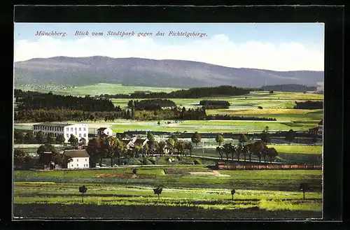 AK Münchberg, Blick vom Stadtpark gegen das Fichtelgebirge