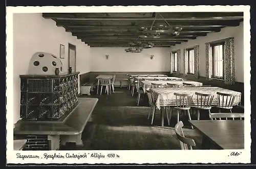 AK Unterjoch /Allgäu, Bergheim Unterjoch, Tagesraum, Innenansicht