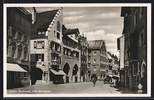 AK Lindau /Bodensee, Strassenpartie mit Brodlaube und Weinhaus Frey