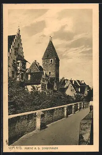 AK Ulm a. D., Strassenpartie an der Stadtmauer