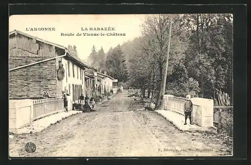 AK La Harazée, Route de Vienne -le-Château
