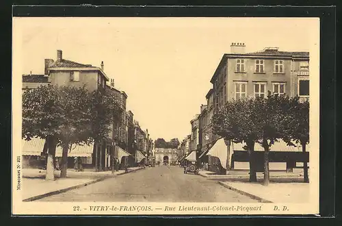 AK Vitry-le-Francois, Rue Lieutenant-Colonel-Picquart