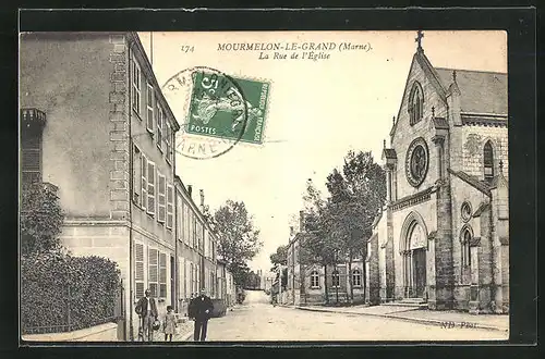 AK Mourmelon-le-Grand, La Rue de l`Église, Strassenpartie