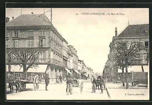 AK Vitry-le-Francois, La Rue de Vaux
