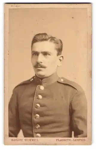 Fotografie Robert Hummel, Leipzig-Plagwitz, Portrait Soldat in Uniform