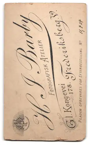 Fotografie H. I. Barby, Frederiksberg, Gl. Kongevei 178, Knabe im Matrosenanzug mit seiner süssen Schwester