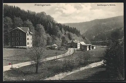 AK Gehlberg /Thüringerwald, Mühle, Teilansicht mit Berglandschaft