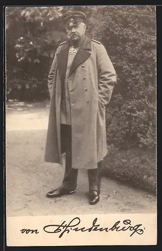 AK Generalfeldmarschall Paul von Hindenburg im Mantel