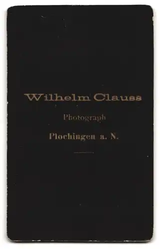 Fotografie W. Clauss, Plochingen a. N., Portrait dunkelhaarige junge Frau mit Spitzenkragen an der Bluse