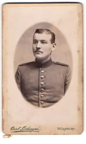 Fotografie Carl Galvagni, Würzburg, Portrait Soldat mit Oberlippenbart