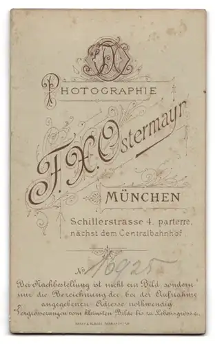 Fotografie F. X. Ostermayr, München, Portrait junger Mann mit Mittelscheitel