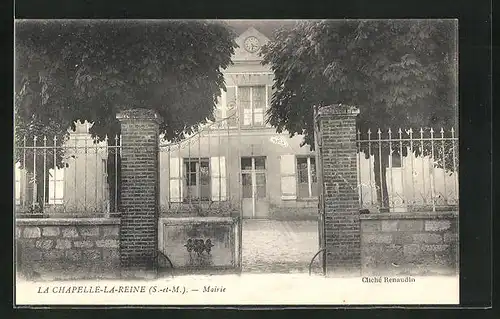 AK La Chapelle-la-Reine, Mairie, Eingang zum Rathaus