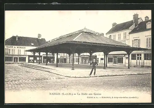 AK Nangis, La Halle aux Grains